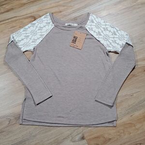 🔺️NWT Chance or Fate Tan & Cream Lace Top Small